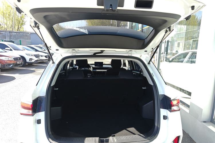 Used Wuling Alvez 2022 1.5L Manual Free-Style Model