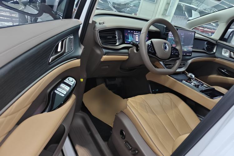 Used Denza D9 2022 DM-i 970 Four-Wheel Drive Prestige Model Driver Seat