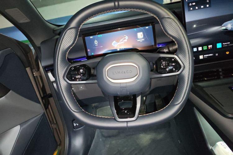 Used Lynk & Co 07 2024 EM-P 126 Long-Range Halo Steering Wheel