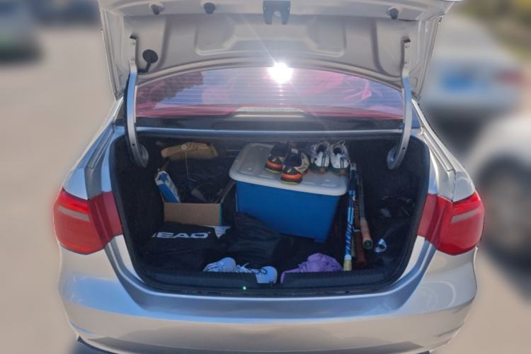 Used Volkswagen Jetta 2015 Zhuihui Edition 1.4L Manual Fashion Model Trunk