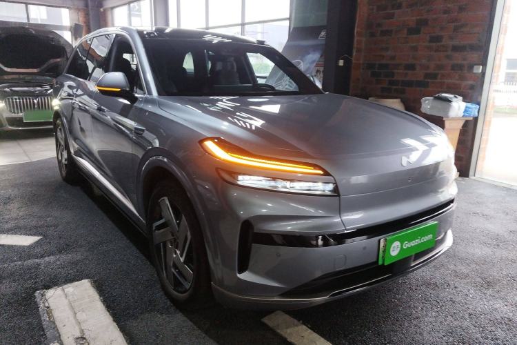 Used ONVO Luxeed L90 2025 Model—Ultra Six-Seater Version
