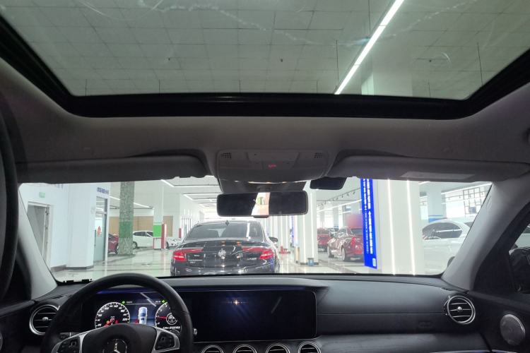 Used Mercedes-Benz E-Class 2016 E 300 L Sporty and Stylish Model
