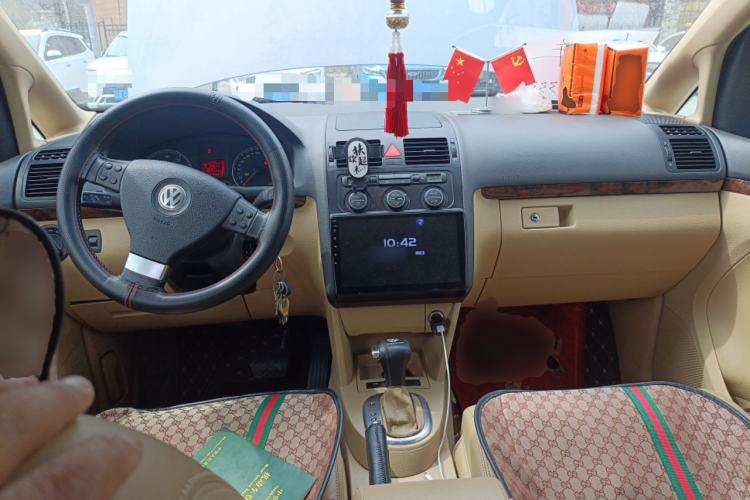 Used Volkswagen Touran 2008 1.8T ZhiZun Edition Automatic 5-Seater Center Console