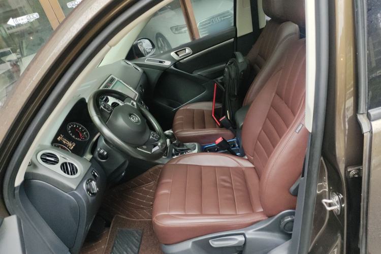 Used Volkswagen Tiguan 2015 1.8TSI Automatic All-Wheel Drive Style Vision Edition Left Front Seat