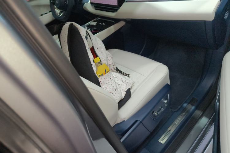 Used Zeekr 009 2024 7-Seater Walk-Through Version Four-Wheel Drive 108 kWh