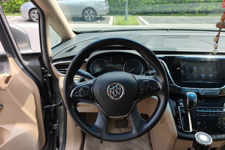 Used Buick GL8 2018 ES 28T Luxury Model China VI Standard Steering Wheel