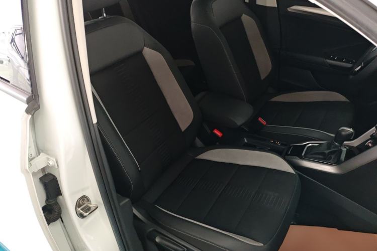 Used Volkswagen T-ROC 2020 230TSI DSG Two-Wheel Drive Advanced Version Right Front Seat