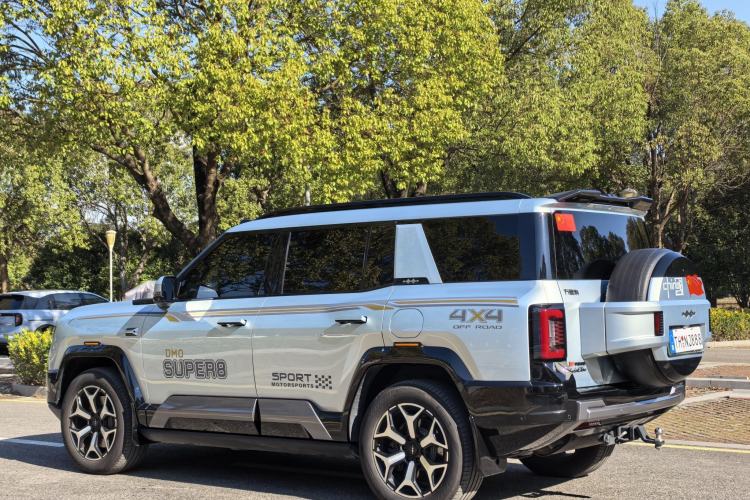 Used Formula Leopard Leopard 8 2025 Smart & Brave Luxury Edition 6 Seats