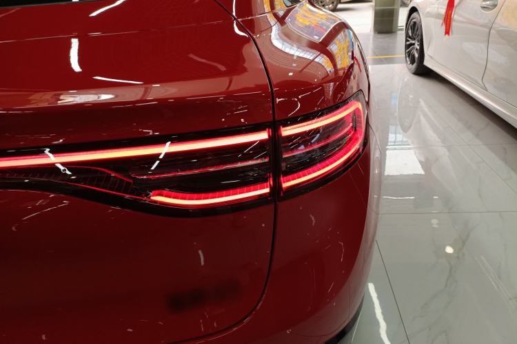 Used Hima Luxeed S7 2025 785 km Ultra