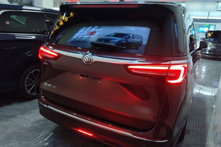 Used Buick GL8 2022 ES Landtrek 653T Luxury Edition