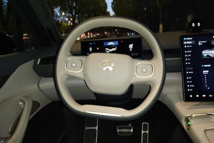 Used Nio ES8 2024 75 kWh Executive Edition
