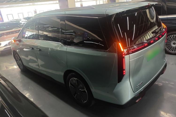 Used SAIC MAXUS Dajia 7 2024 605 km Extended Range Highland Version Six-Seater