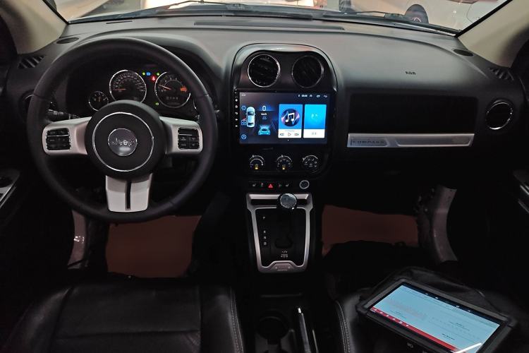 Used Jeep Compass 2014 2.0L two-wheel drive luxury version