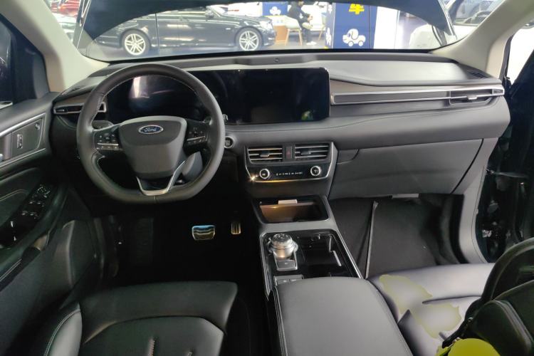 Used Ford Edge 2021 PLUS EcoBoost 245 Two-Wheel-Drive Titanium 7-Seater