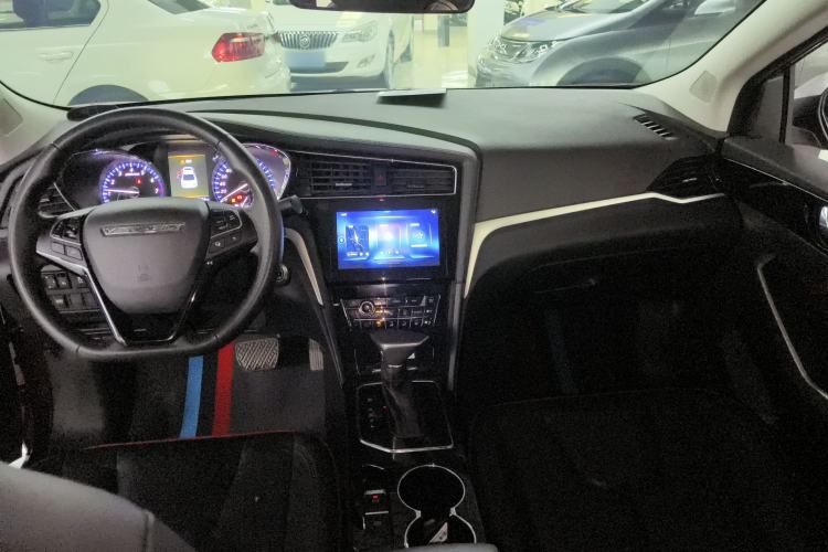 Used Venucia D60 2019 100 000-Yuan Glory 1.6L XV CVT Chenyue Edition China VI Standard
