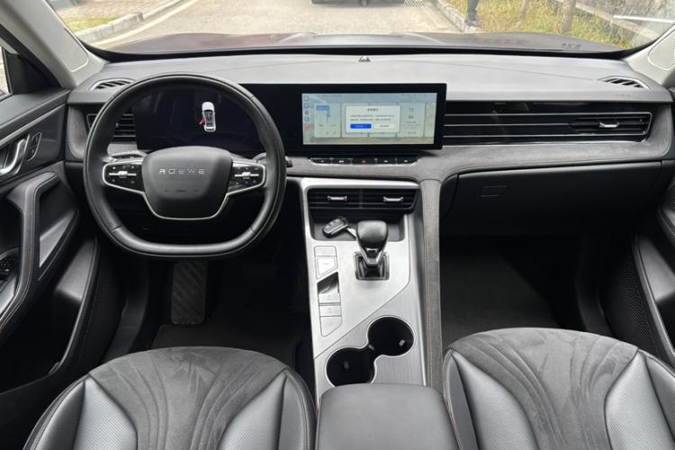 Used Roewe D5X DMH 2024 135 Tech Edition
