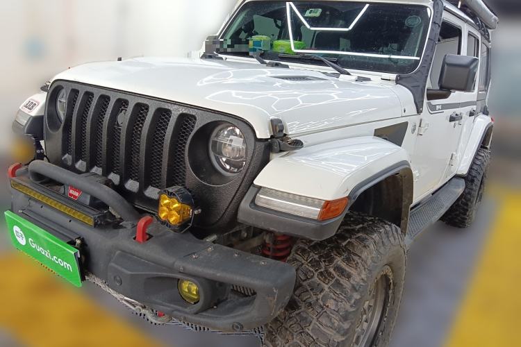 Used Jeep Wrangler 2019 2.0T Sahara Four-Door Version China VI Emission Standard