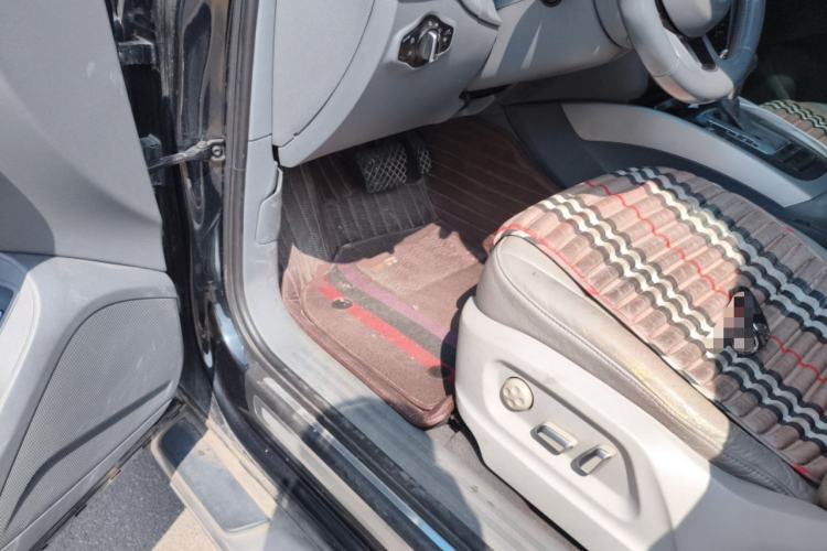 Used Audi Q5 2015 40 TFSI Trendy Edition Driver Seat