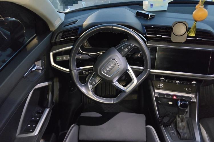 Used Audi Q3 2022 35 TFSI Fashion Dynamic Model
