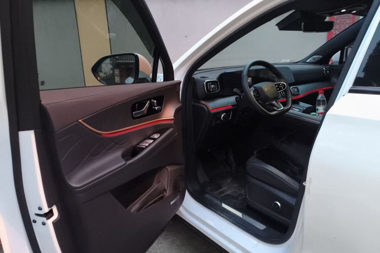 Used Chery Tiggo 9 2025 2.0T Dual-Clutch Two-Wheel Drive Luxury Edition 5 Seats