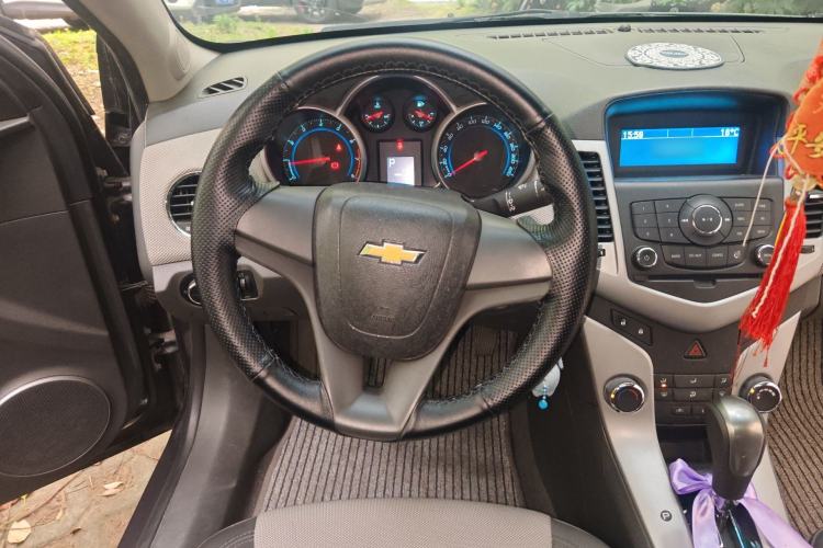 Used Chevrolet Cruze 2011 1.6L SE Automatic Steering Wheel