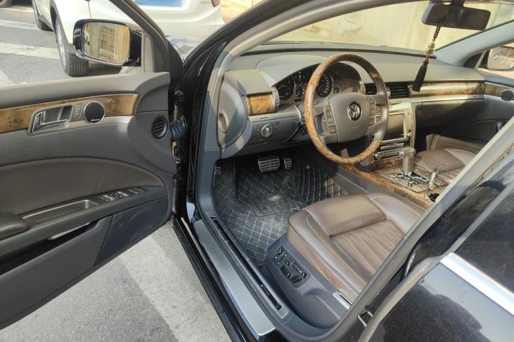 Used Volkswagen Phaeton 2011 3.6L V6 4-Seater Extended-Length Individual Edition