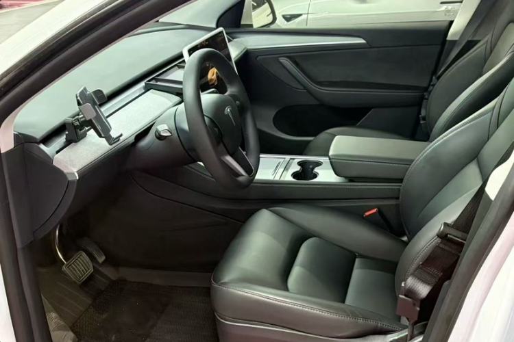 Used Tesla Model Y 2024 Long-Range All-Wheel-Drive Version