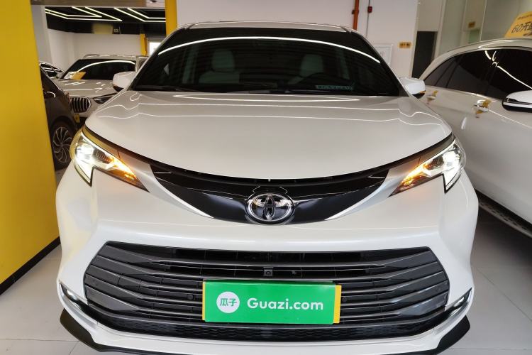 Used Toyota Sienna 2024 2.5L Hybrid Four-Wheel Drive Prestige Edition
