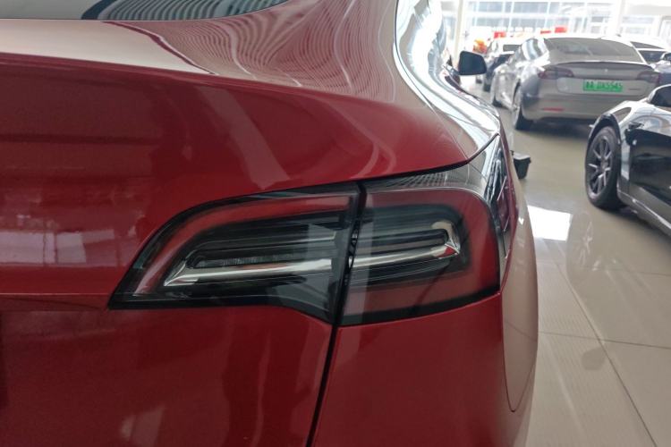 Used Tesla Model Y 2021 Long-Range All-Wheel-Drive Version
