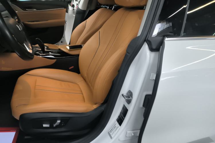 Used BMW 6 Series GT 2019 630i Luxury Design Package Left Front Seat