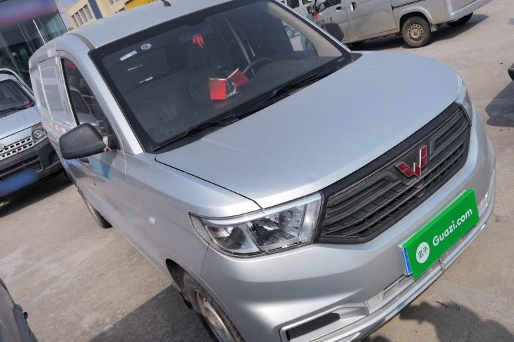 Used Wuling Hongguang V 2022 1.5L Jingqu Edition Enclosed-Window Vehicle with Electric Power Steering LAR
