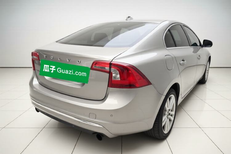 Used Volvo S60 2014 S60L 2.0T Zhiyuan Edition
