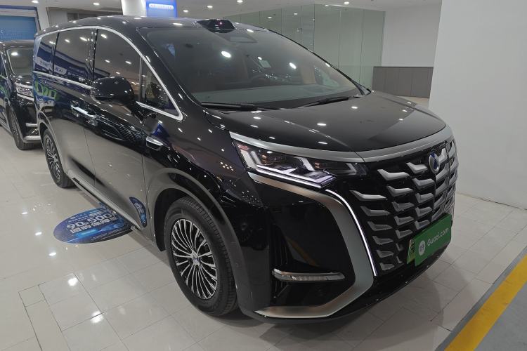 Used Denza D9 2025 DM-i Intelligent Drive 1020 Four-Wheel Drive Prestige Model
