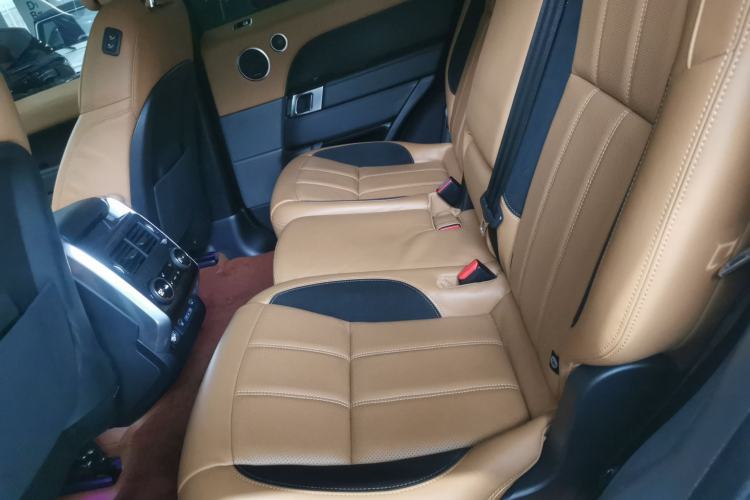 Used Land Rover Range Sport 2022 3.0 L6 YAO Black Edition
