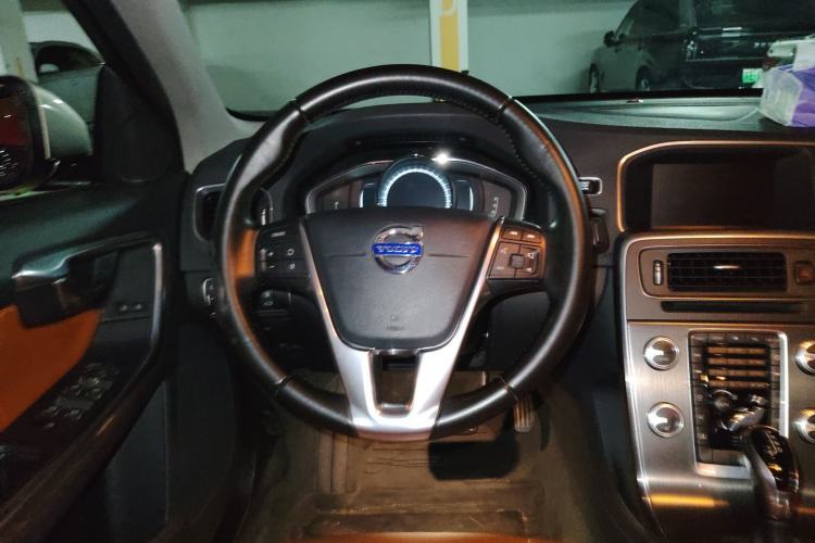 Used Volvo S60 2016 S60L T5 Intelligent Drive Edition Steering Wheel