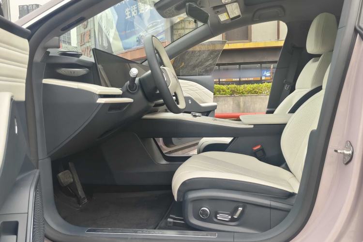 Used Geely Galaxy E8 2024 665 km Range Rear-Drive Starship Long-Range Version
