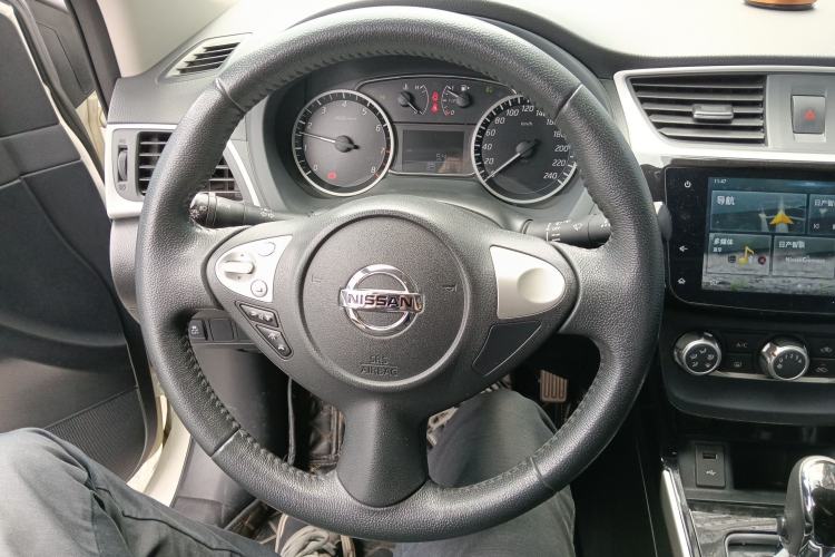 Used Nissan Sylphy 2019 1.6XV CVT Smart Connect Luxury Edition China V Standard Steering Wheel