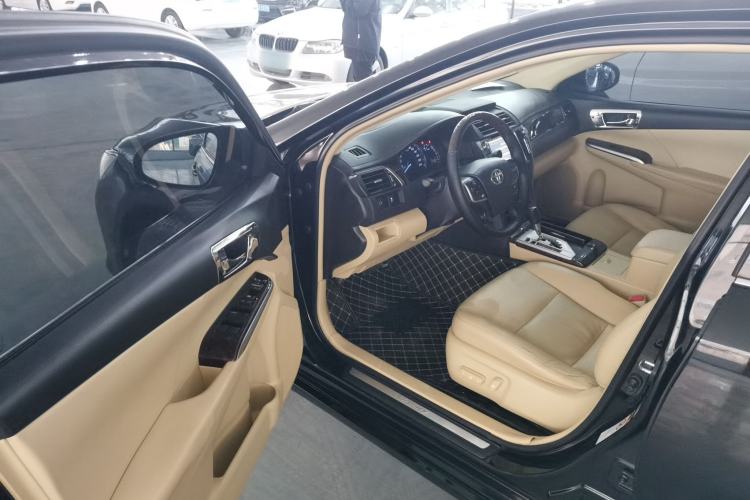 Used Toyota Camry 2015 2.0G Premier Edition
