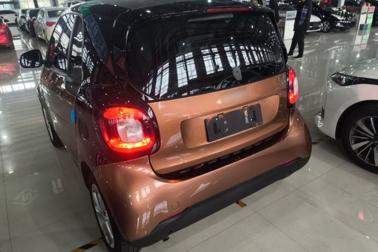 Used smart fortwo 2015 1.0L 52 kW hardtop Dynamic version