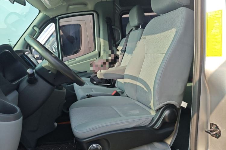 Used Foton Toano 2023 2.0T Automatic Jixiang Long-Wheelbase Mid-Height Rear Single Tire 7/9-Seater