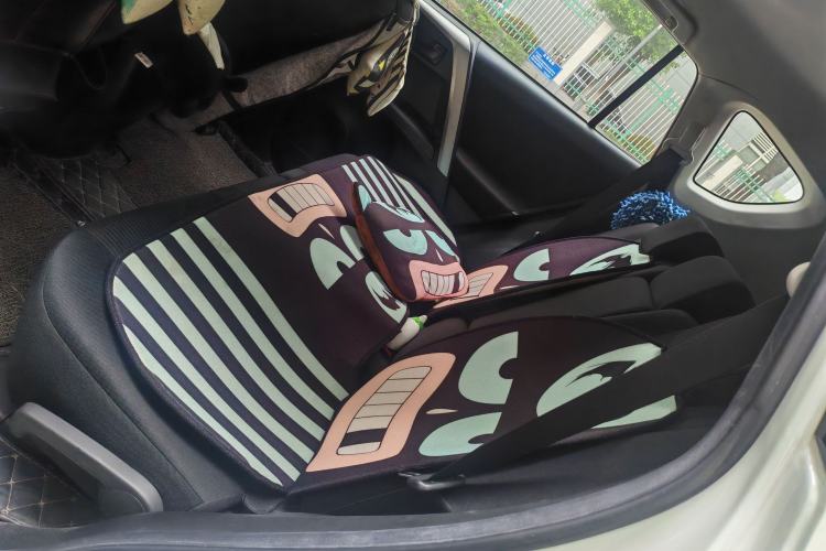 Used Toyota RAV4 2018 2.0L CVT Two-Wheel Drive Fashion X Edition Left Rear Seat