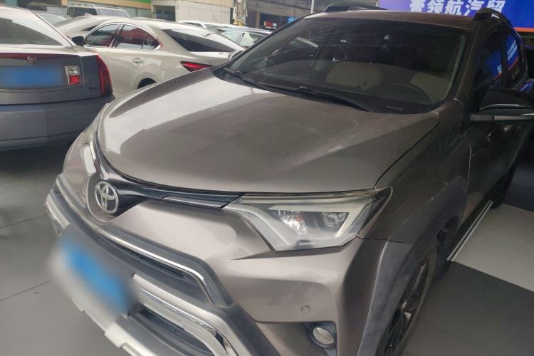 Used Toyota RAV4 2019 2.0L CVT Two-Wheel Drive Fashion X Limited Edition China VI Standard