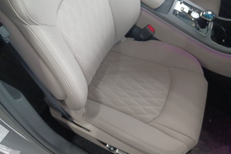 Used BYD Han 2025 DM-i Intelligent Driving Edition 125KM LiDAR Flagship Model Right Front Seat