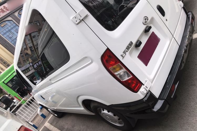 Used SAIC MAXUS Xintu V80 2019 2.5T Classic Model 6-Speed Manual – Aoyuntong Modified Version Short Wheelbase Ultra-Low Roof 5/6 Seats
