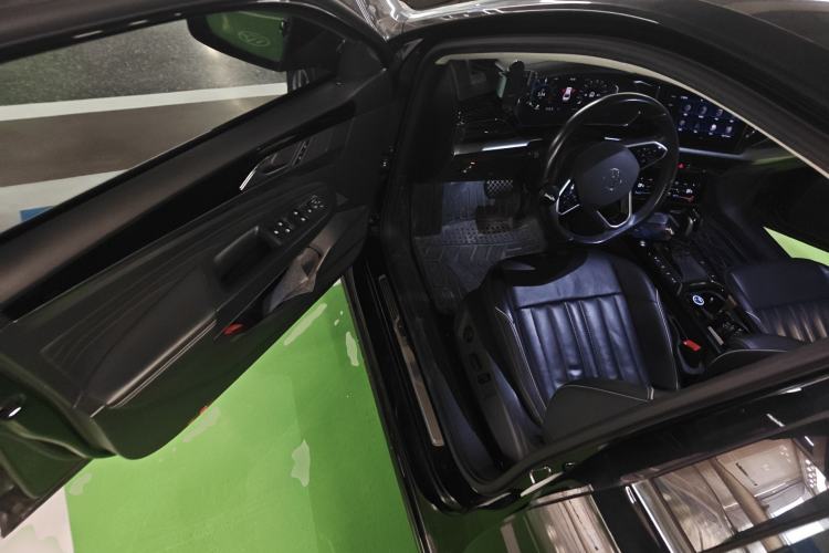 Used Volkswagen Passat New Energy 2022 430 PHEV Hybrid Elite Edition Driver Seat