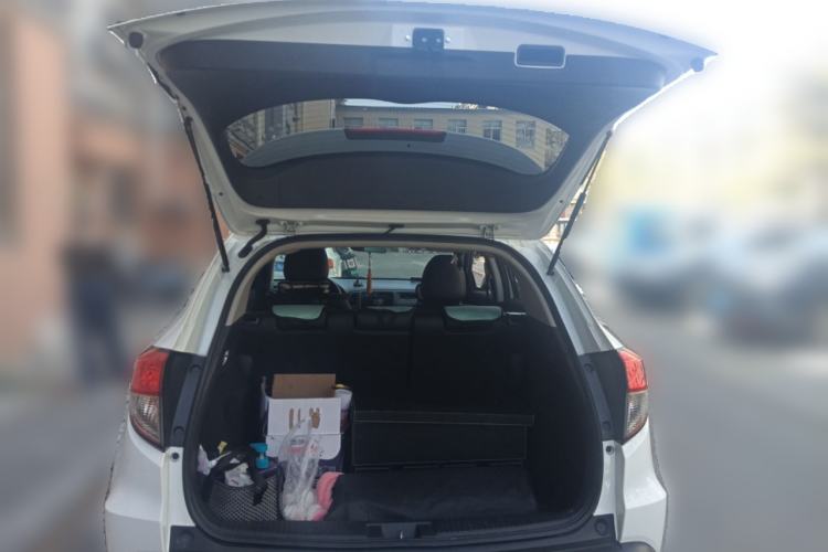 Used Honda Vezel 2020 1.5L CVT Pioneer Edition Trunk