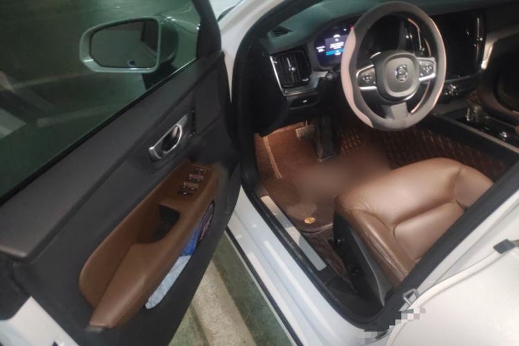 Used Volvo S60 2024 B4 Zhiyi Luxury Edition