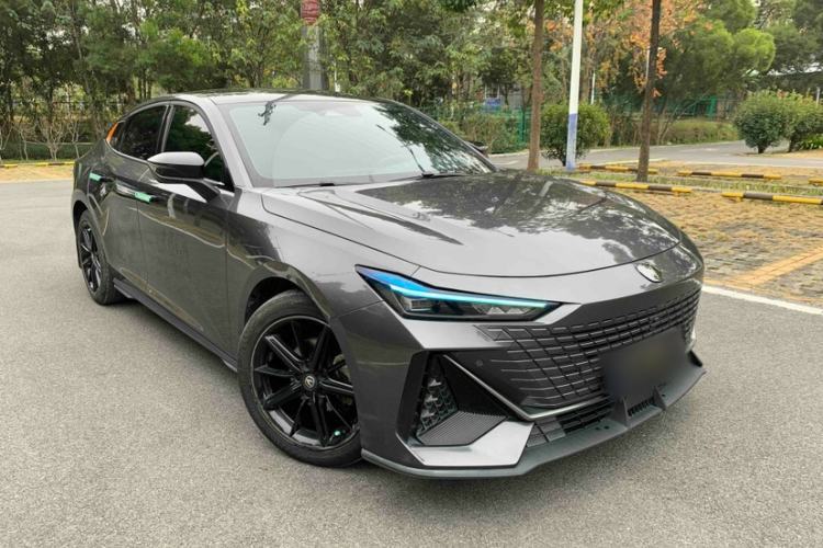 Used Changan UNI-V 2023 1.5T Prestige Model