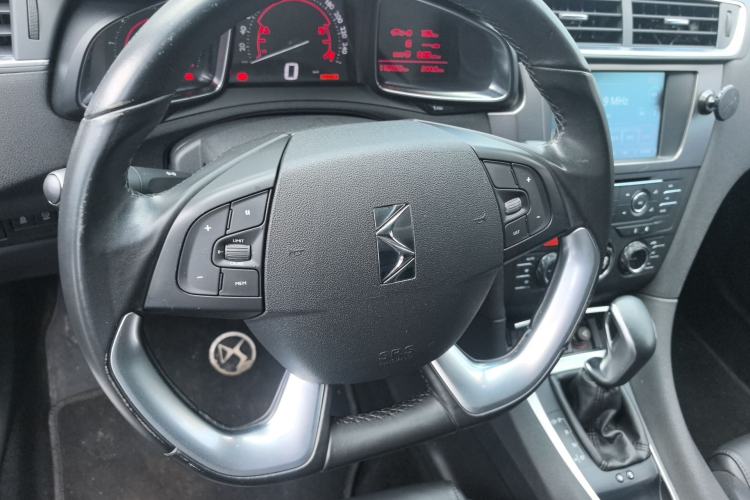 Used DS 5LS 2016 1.6T Elegant Edition THP160
