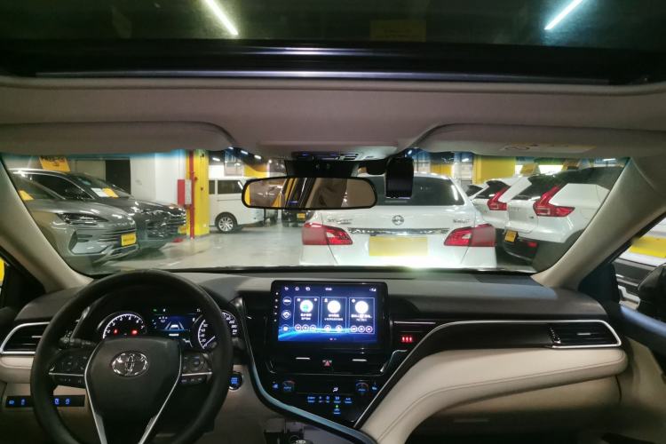 Used Toyota Camry 2021 2.0G Luxury Edition
